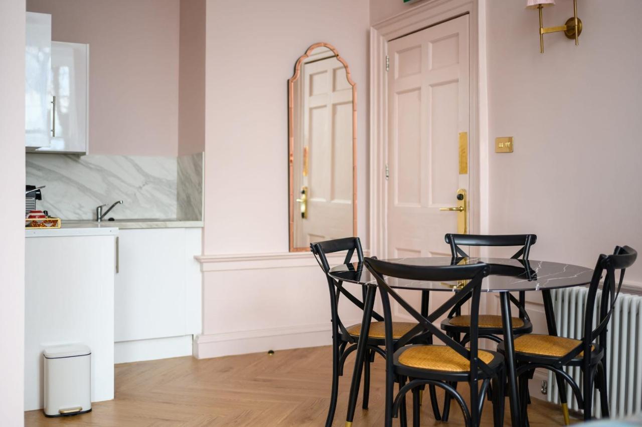 Charming Large Family Suite With Kitchenette Edinburgh Dış mekan fotoğraf